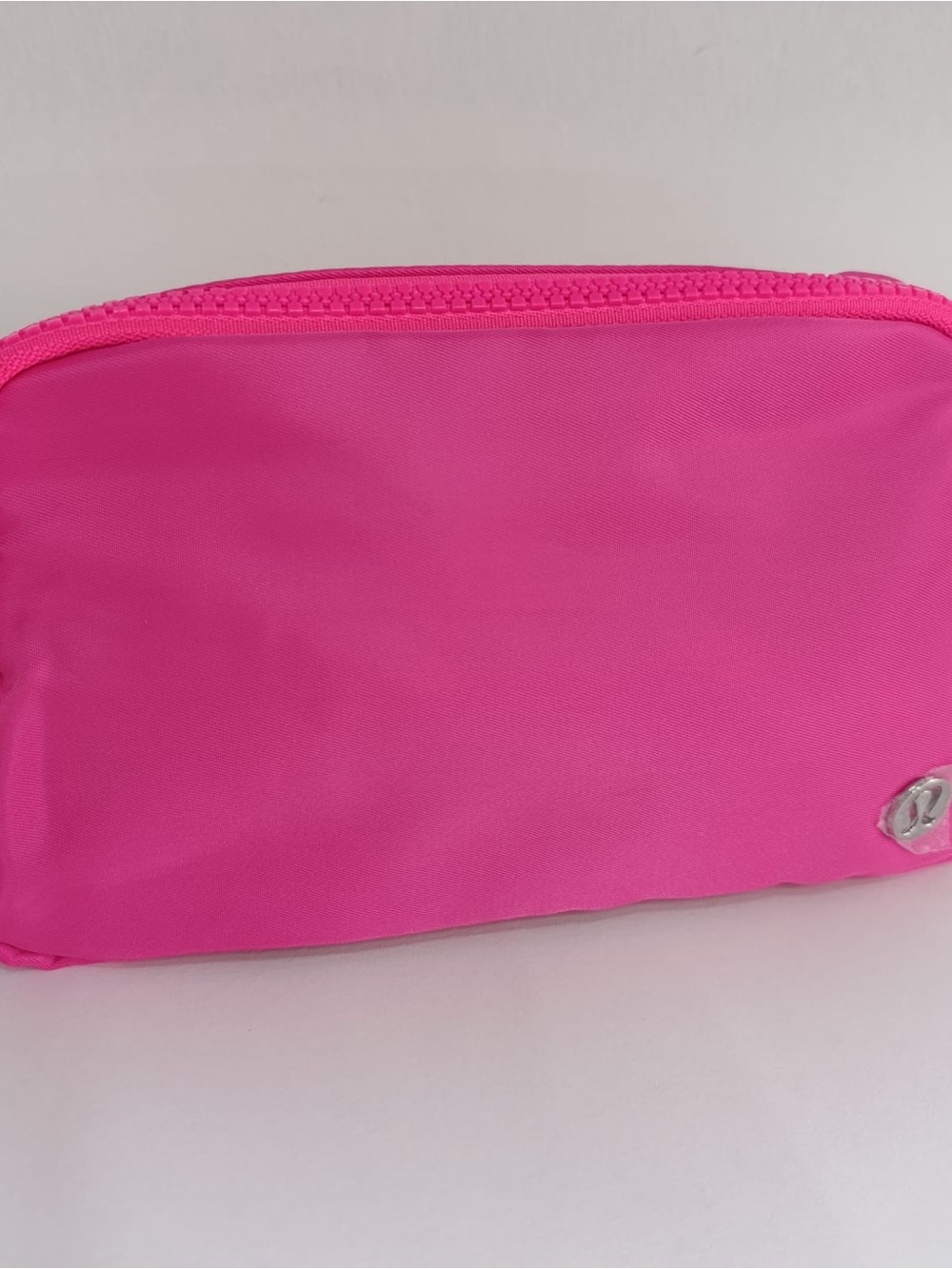 Lululemon Bright Pink Women's Zip belt bag (brand new without tag)